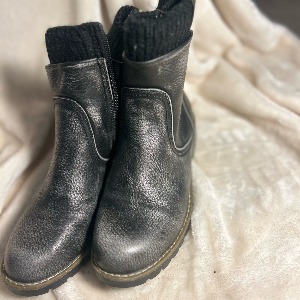Muk Luks Black Sole Footwear